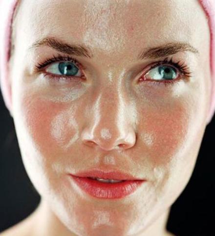 毛孔粗大油光满面的皮肤有救么,毛孔粗大油光满面怎么解决