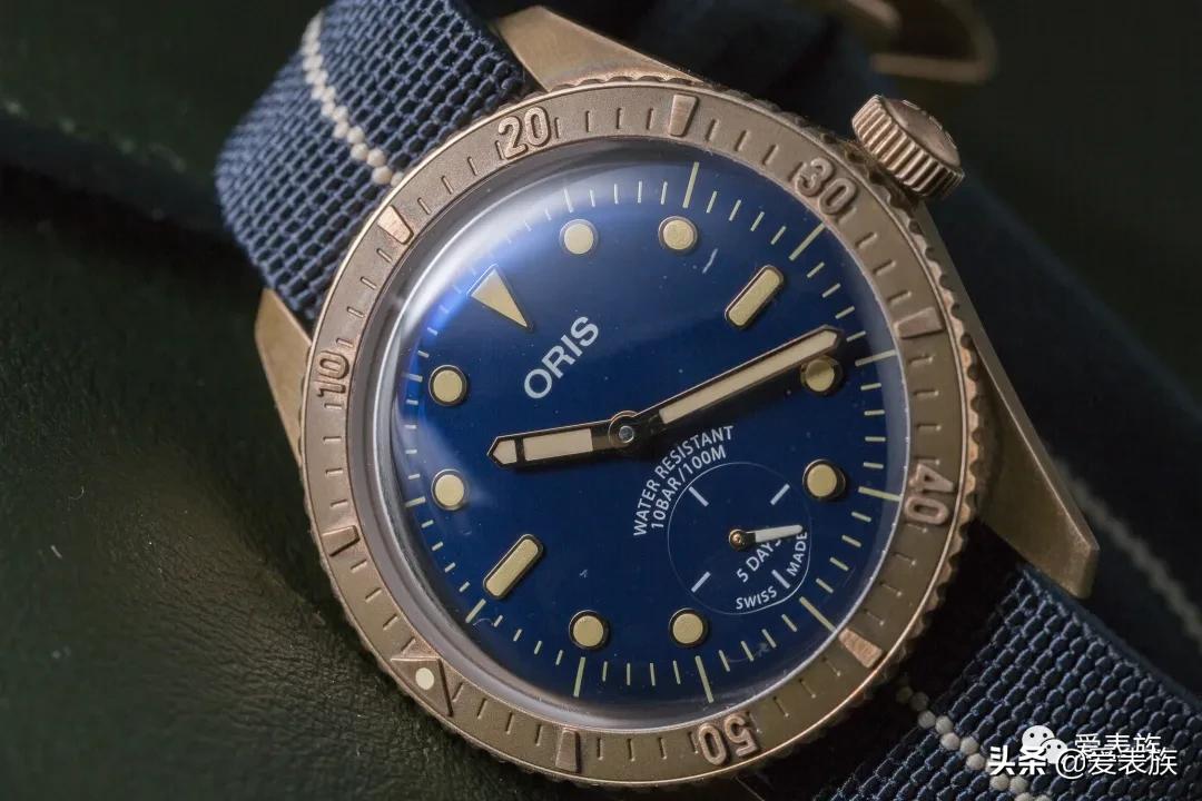 求铜存异—豪利时复古铜表