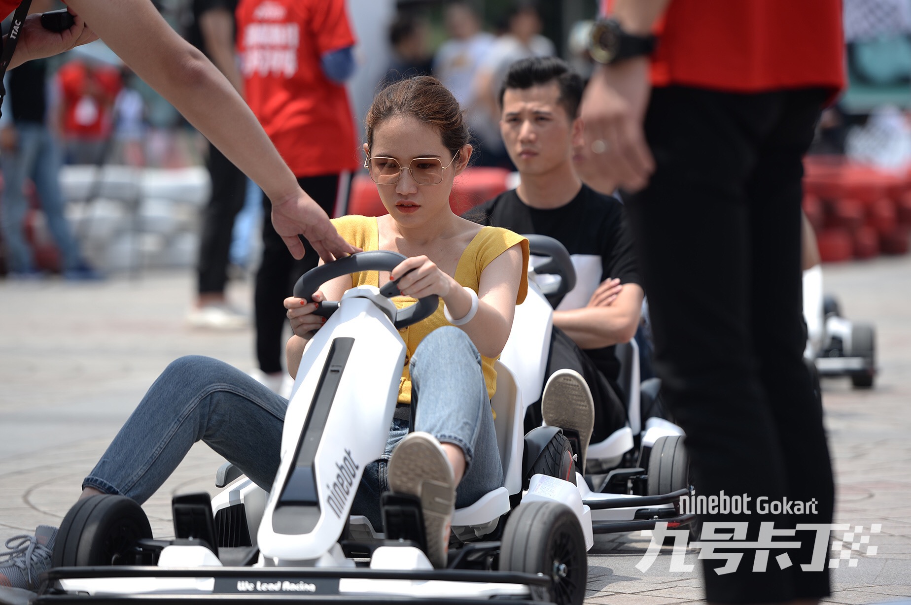 奔跑在CBD的九号卡丁车赛