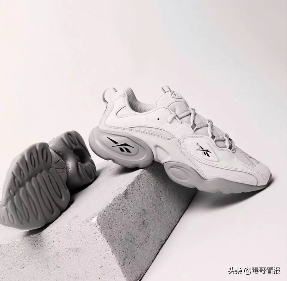 reebok什么意思啊,为什么reebok两个标志