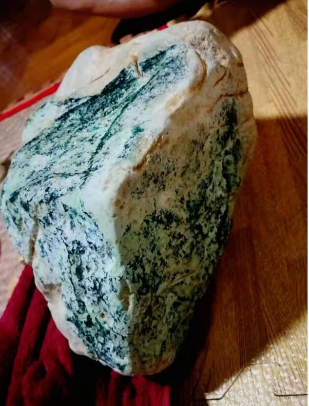 一块8000万翡翠原石会引起石界的大变动？