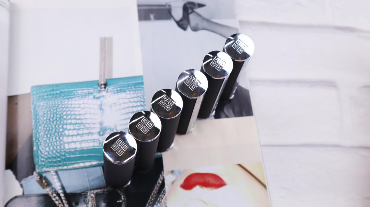 纪梵希新款口红测评!口红长毛是什么操作?