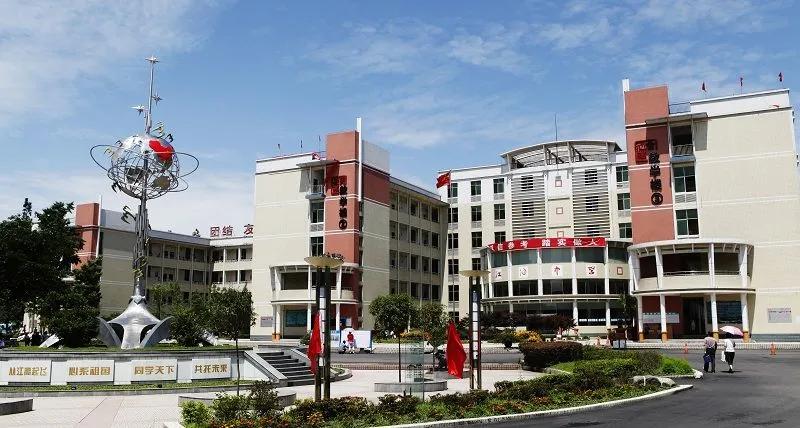 四川省江油市二郎庙明镜中学,江油诗仙李白故里