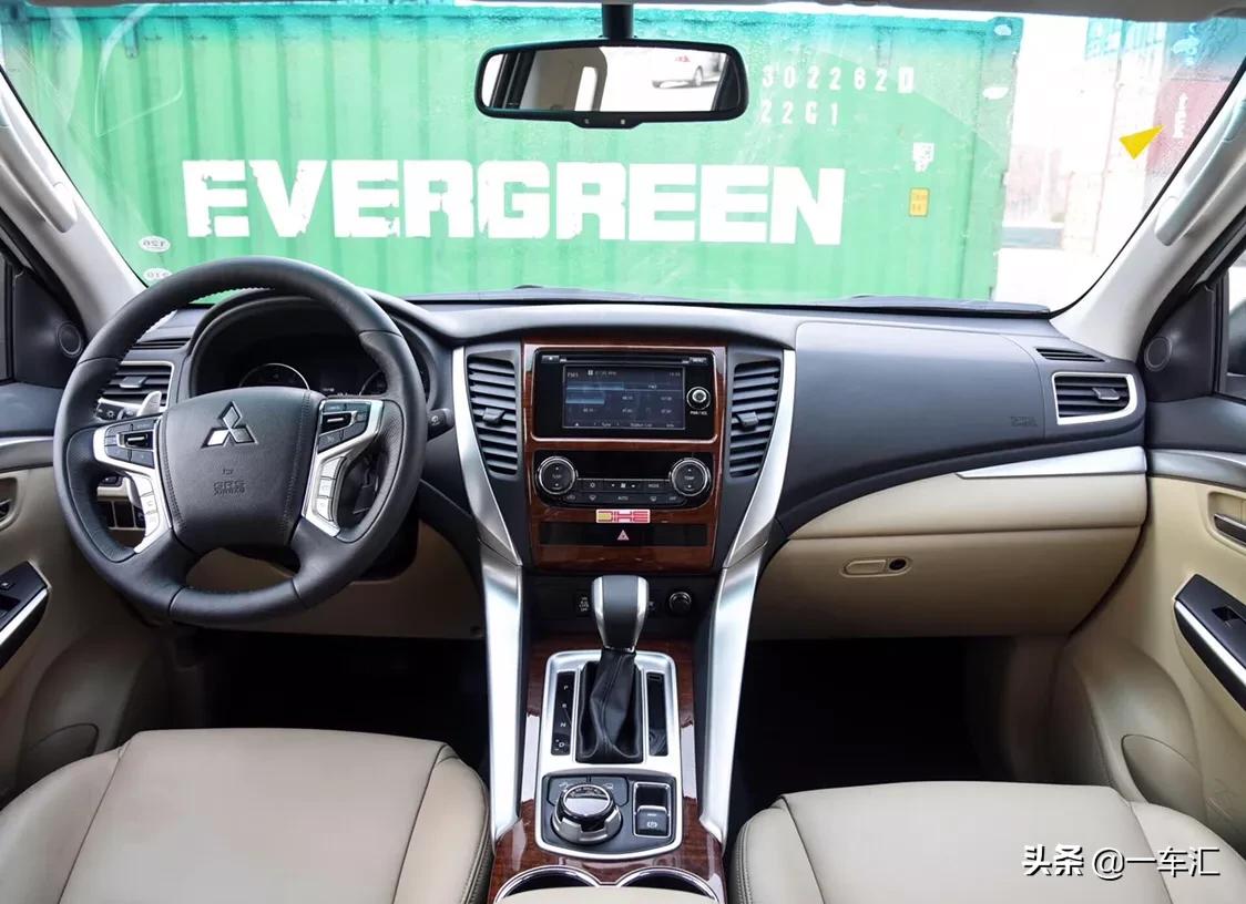 七座四驱非承载，三菱新一代帕杰罗劲畅，网友：比普拉多帅多了