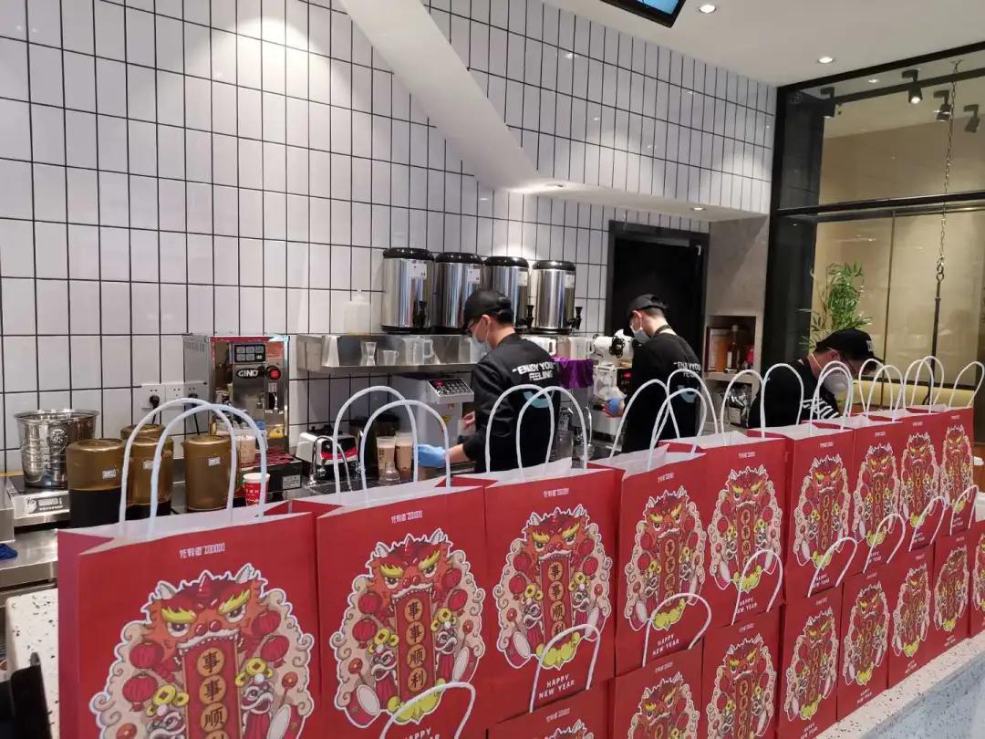 疫情期间的奶茶店现状,疫情奶茶店亏本怎么办呢