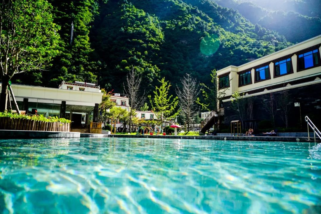 去古尔沟怎么玩,古尔沟看雪山泡温泉