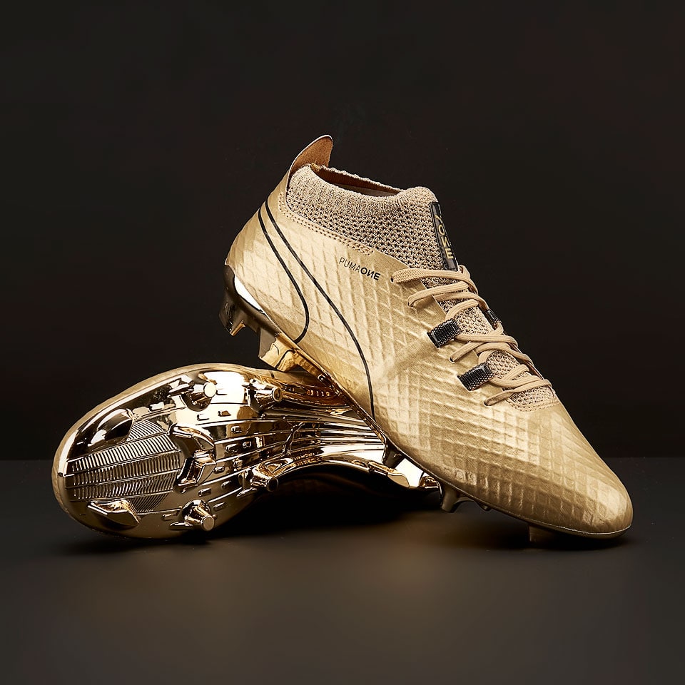 梅西和c罗为什么没有签名鞋,c罗刺客黑球鞋