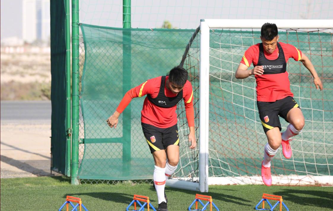 蒿俊闵艾克森手球,蒿俊闵国足