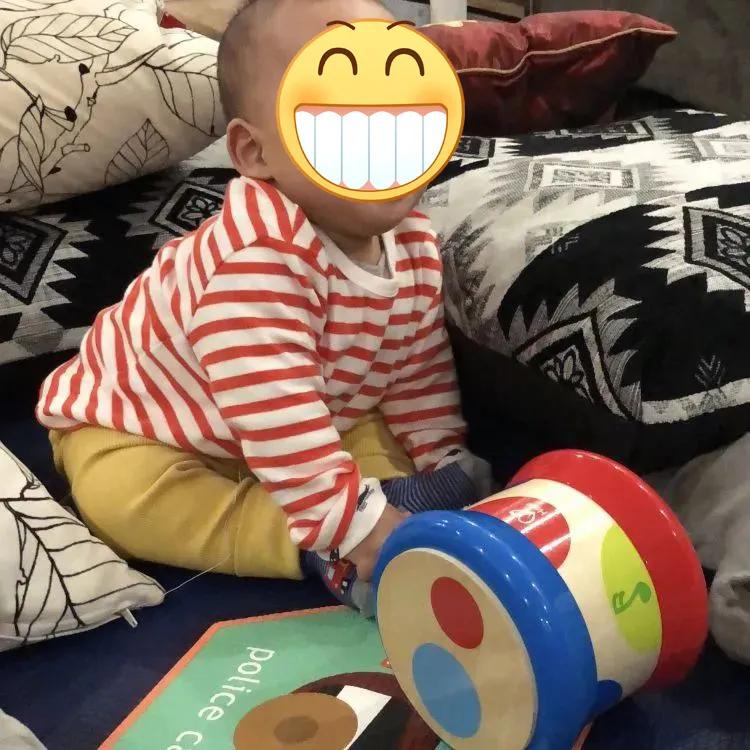 引导爬行、练习大运动，低幼音乐足球带给孩子的趣味运动机会