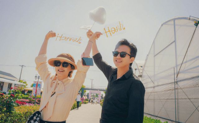 孙俪低调带儿女路边摆摊，收入全部用于流浪动物救助，满满正能量