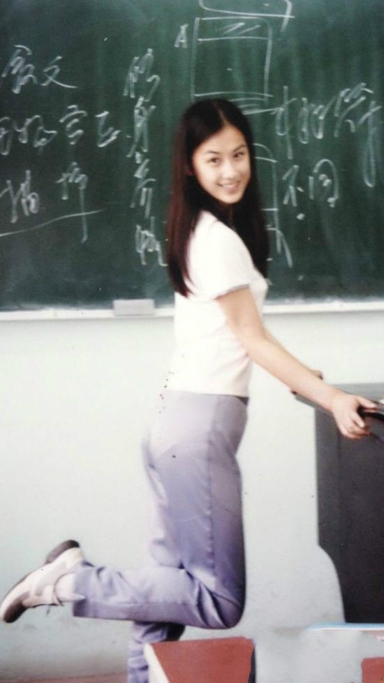 黄圣依豪门阔太脸打造指南,黄圣依现身像行走的奢侈品店