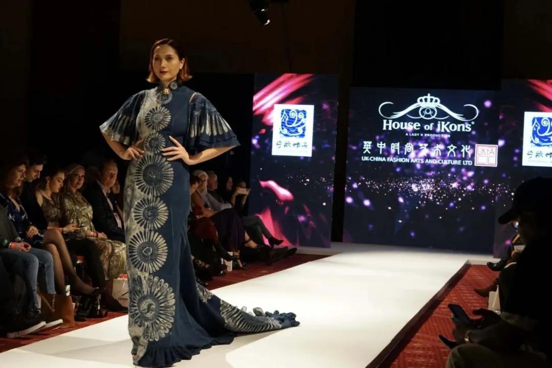 被央视点赞，有点惊艳！这位00后甜心苗妹勇闯上海时装周