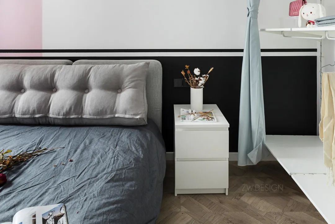 75平小户型客厅装修现代简约风,套内70平现代轻奢风格