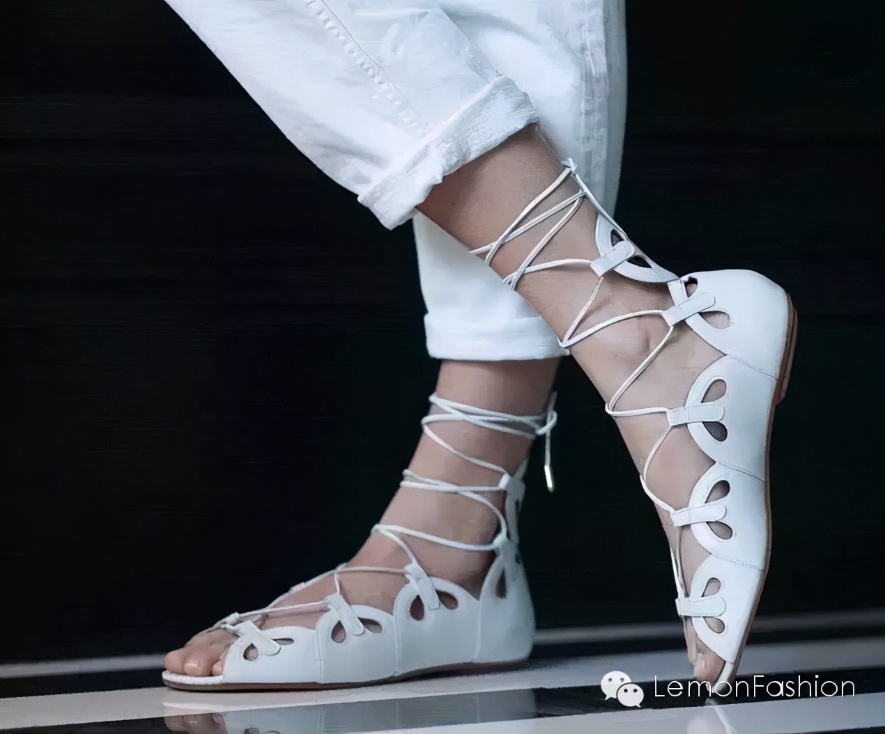 比女人更懂女人：Aquazzura，系在足间的芭蕾