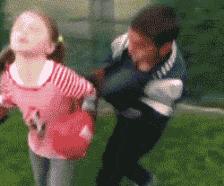 这只鹦鹉一直以为他是一只猴，所以每天都在重复做这个动作