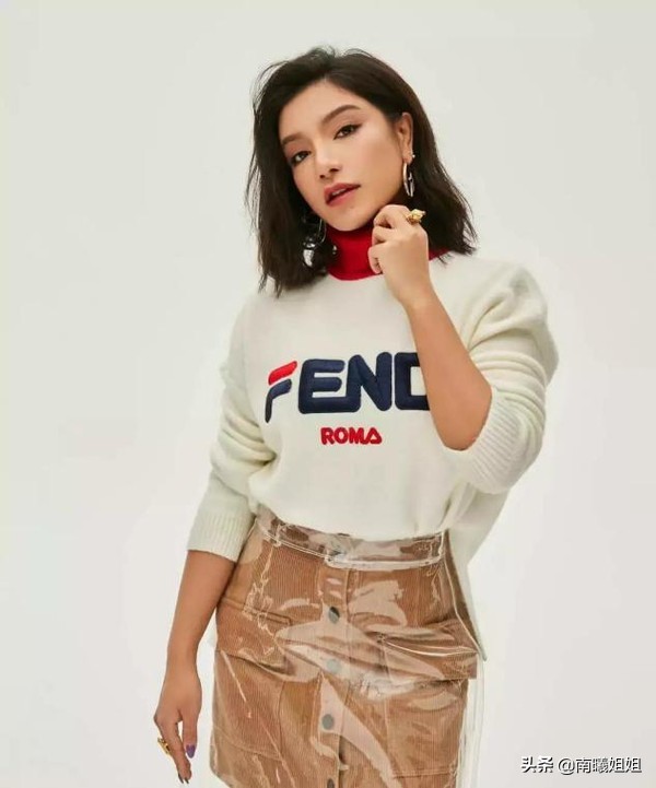 春季圆脸黑长直发有刘海半扎编发,圆脸换个短发