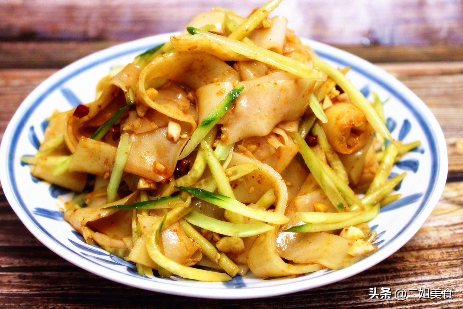 买拌凉皮的调料还有料汁,买凉菜凉皮