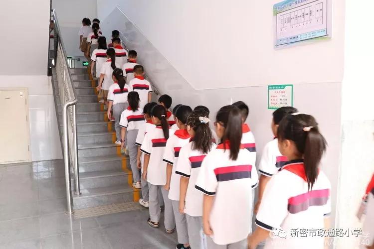 擦亮初心底色扛牢使命担当,擦亮底色秉持初心使命再踏新征程