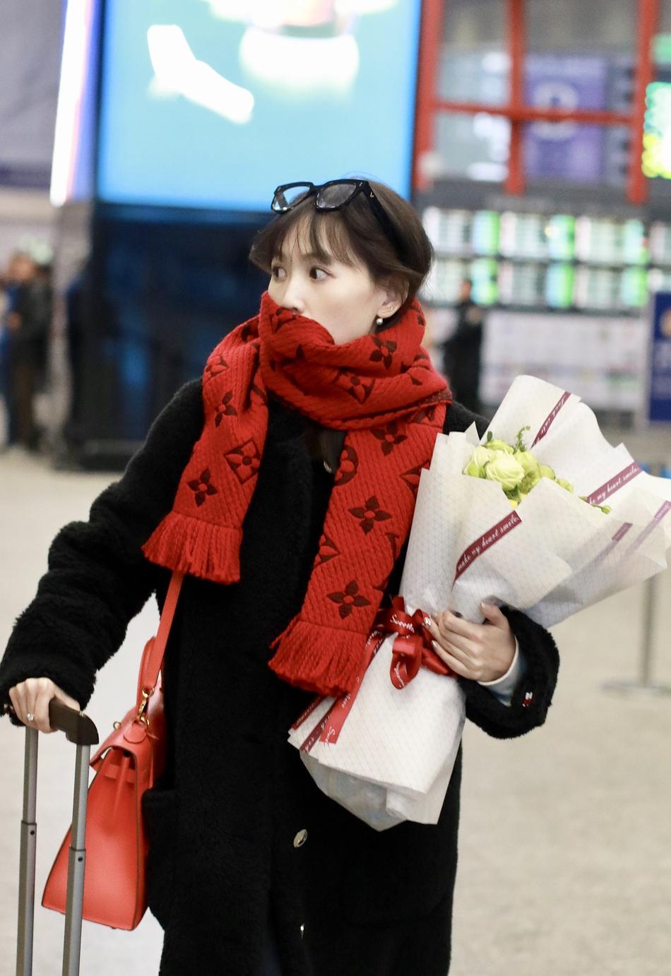 王宝强前脚到前妻家接娃，女友后脚夜会四男，冯清会是马蓉第二吗