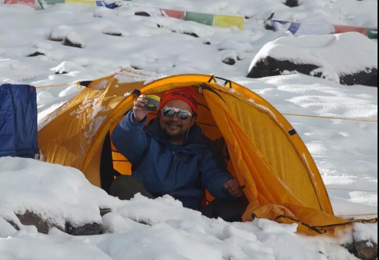 马纳斯鲁纪录片,马纳斯鲁日照金山