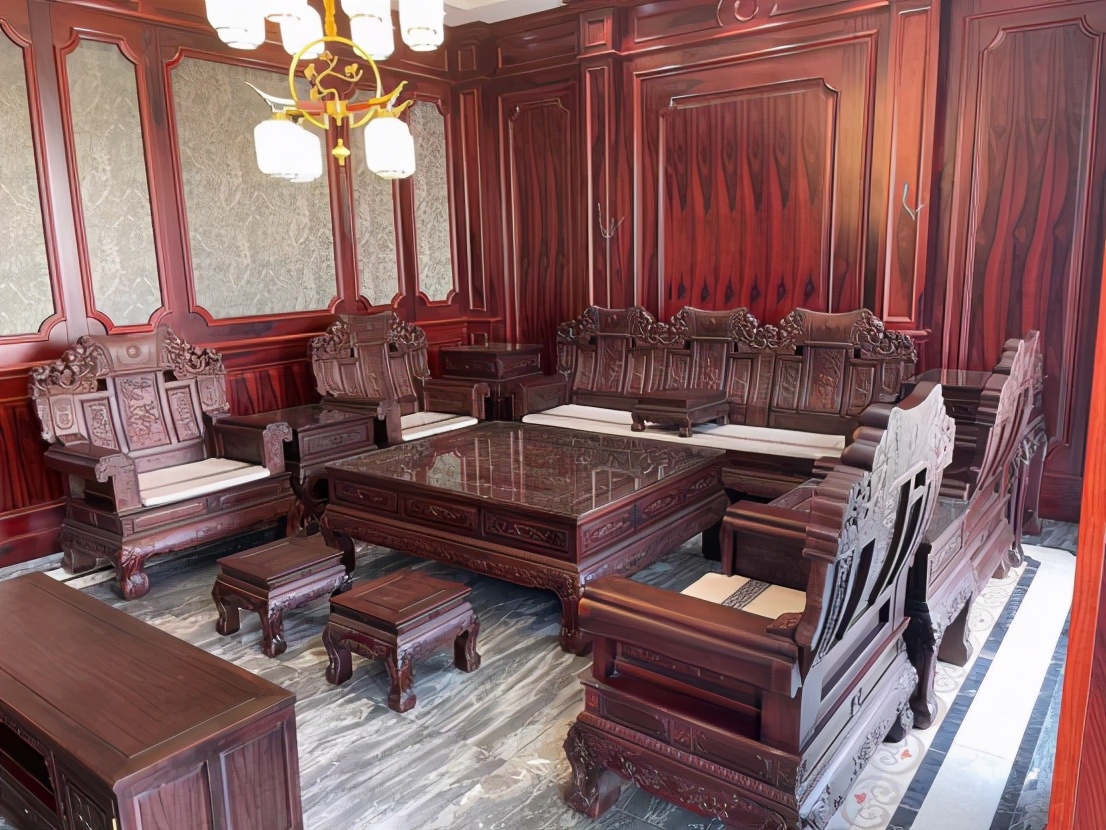 11件套红木沙发适合多大尺寸客厅,红木沙发适合怎样的客厅