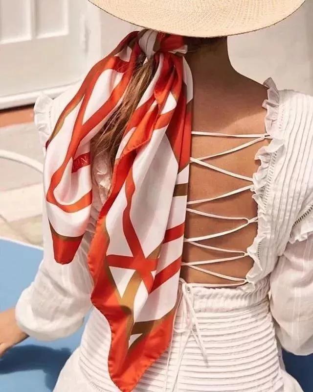 戴丝巾的气质女人,女士小丝巾气质打法