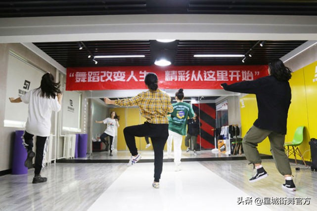 有哪些街舞舞蹈室可以加盟,怎么加盟街舞培训机构赚钱