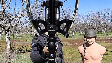 强弩的*伤杀**力能和枪械媲美吗?