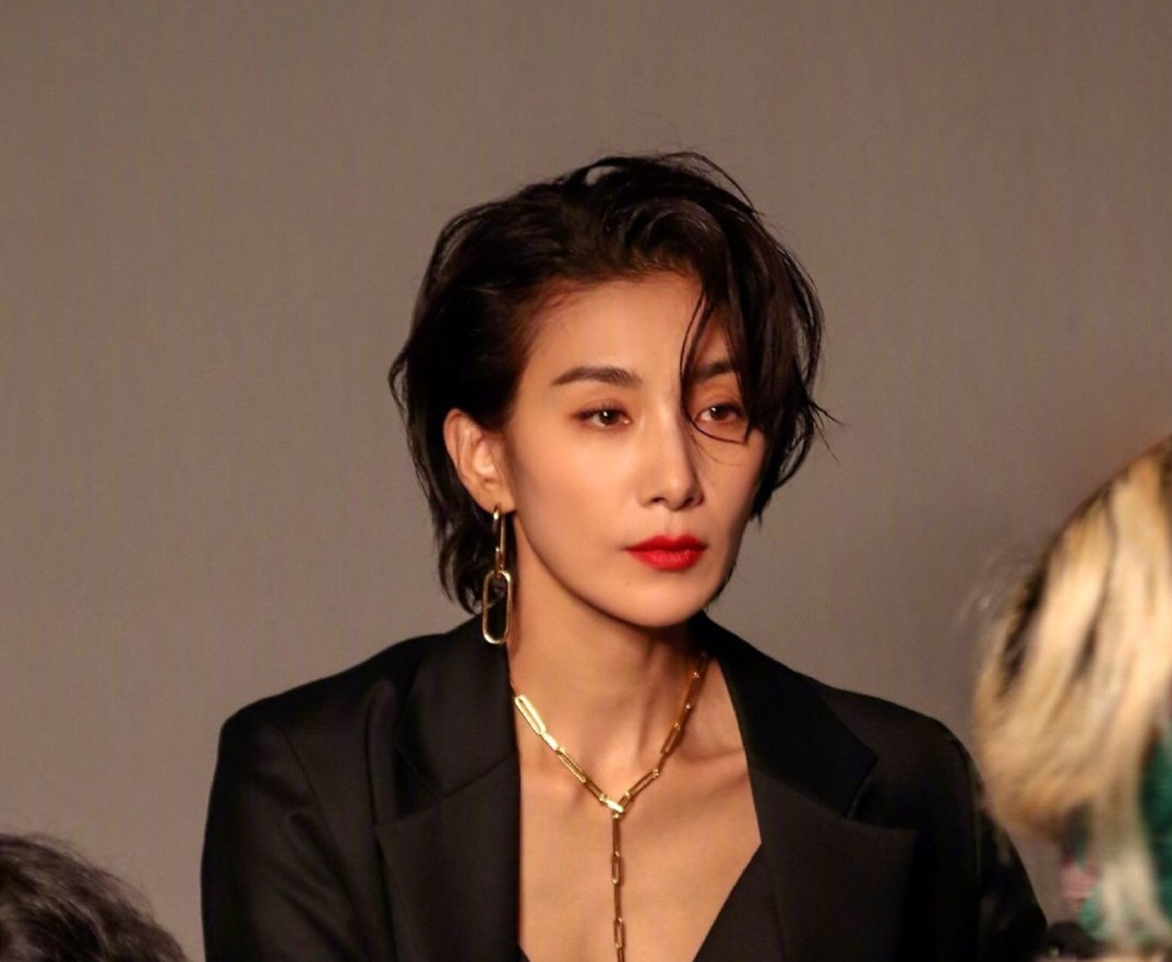 女生帅起来比男生还帅,女生帅起来比男生还帅女明星