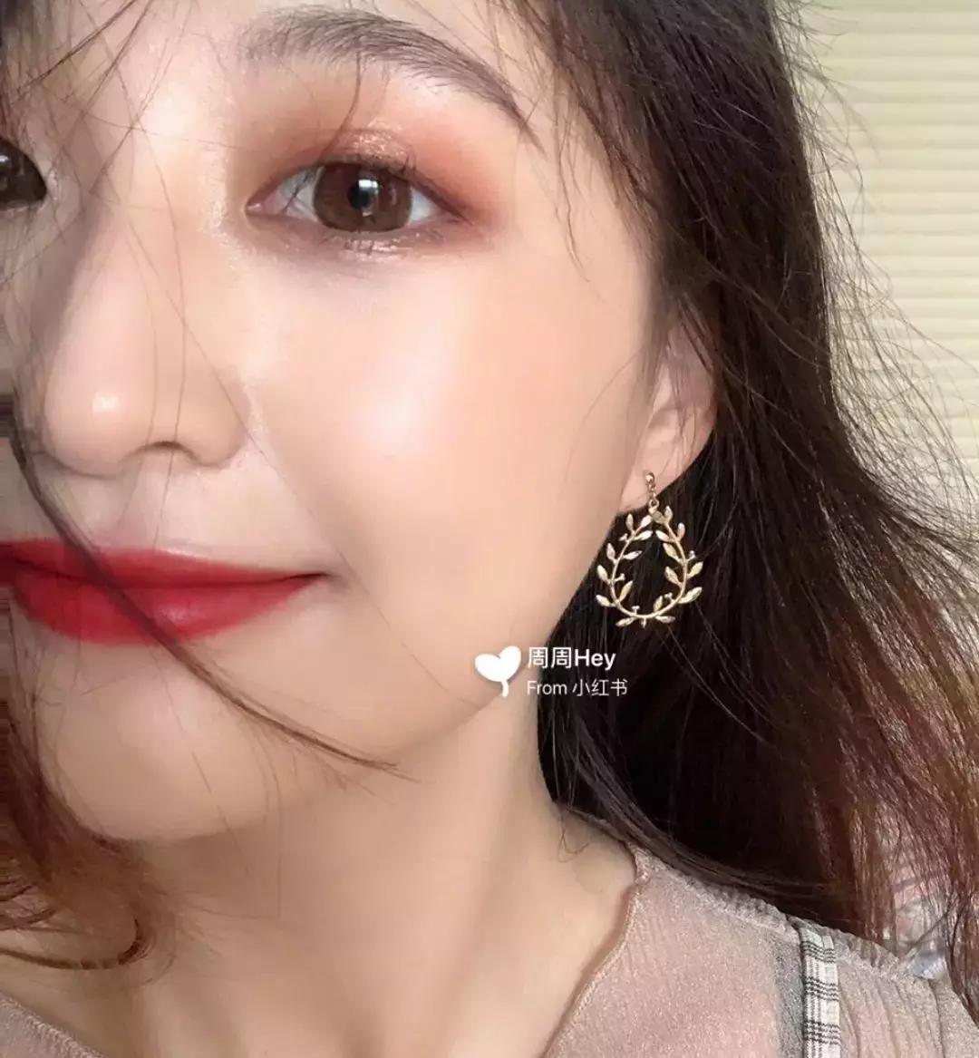 遮瑕高光口红眼影一共多少钱,30块钱的粉底液口红眼影遮瑕