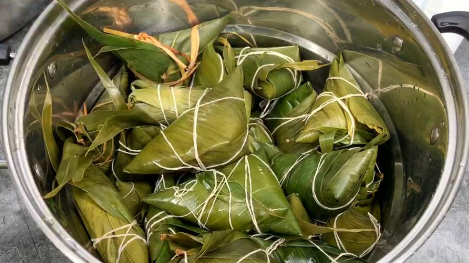 碱水粽子如何煮才能软糯,碱水粽子怎么煮才能软糯