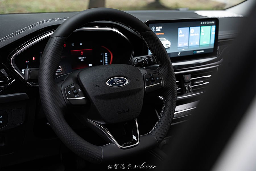 2021福克斯ecoboost180两厢,福克斯2021款三厢180自动锋潮型