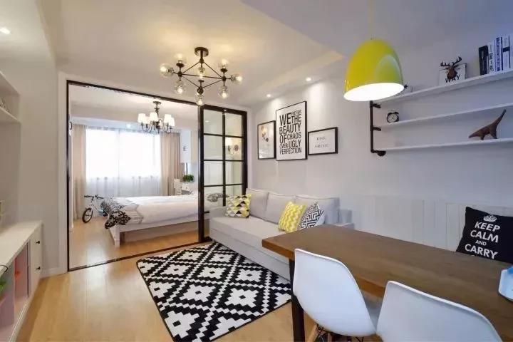 小客厅怎么选墙画装饰,屋里装饰墙画要怎么选择