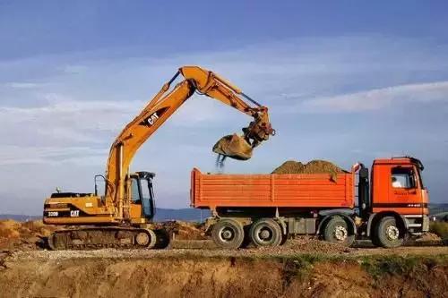 挖机司机工资表在挖友圈疯传，来看看你达到标准了吗？