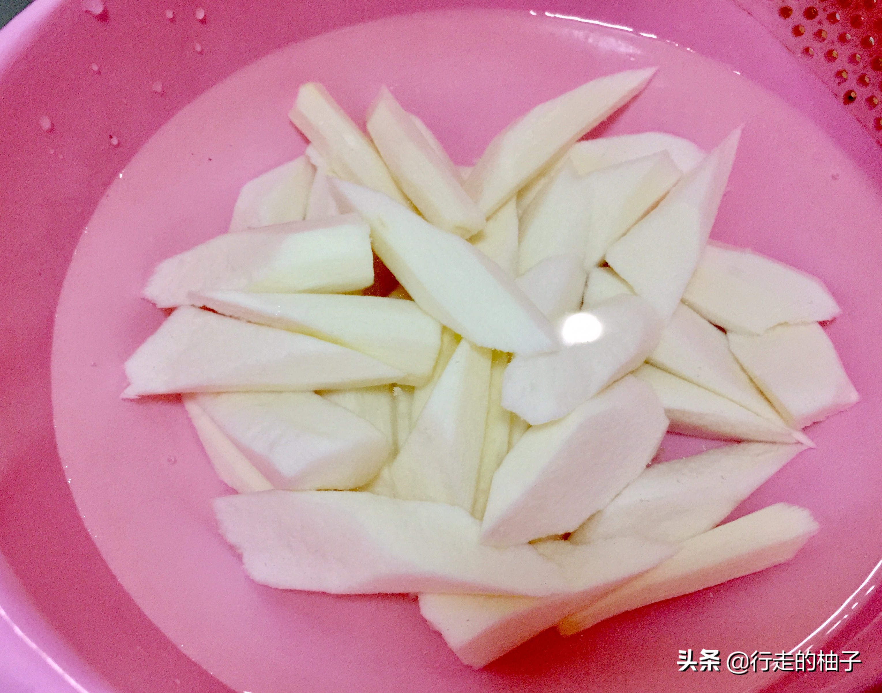 山药猪蹄玉米汤,淮山玉米猪蹄汤的做法视频