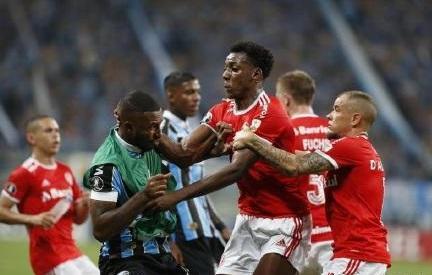 百人群殴失控集锦,10人群殴wwe