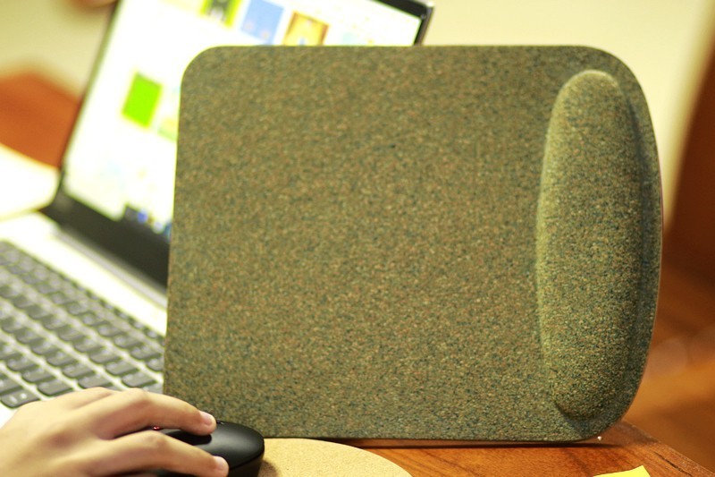 鼠标垫防硌手立体护腕硅胶,鼠标垫天然软木护腕怎么样