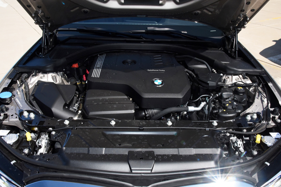 宝马320的2.0T只有156马力，难道是涡轮减压发动机