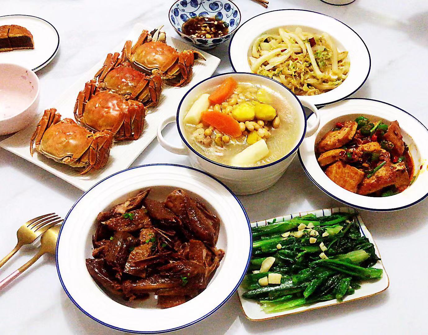 中秋吃什么螃蟹经济实惠,中秋必备的清蒸螃蟹