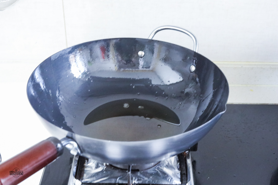 铁锅怎样开锅最简单方法小视频,铁锅重新开锅的正确方法不粘锅