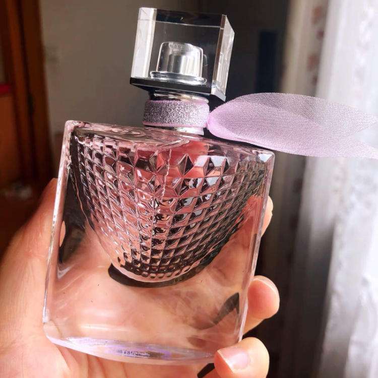 十大女生公认最好闻的香水迪奥,迪奥花漾甜心适合35岁的女士