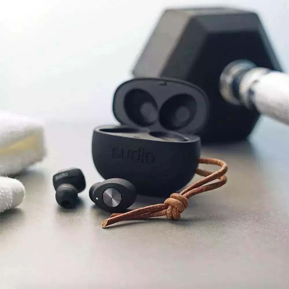 一款让你远离嘈杂环境的耳机,耳机能包容你所有的情绪