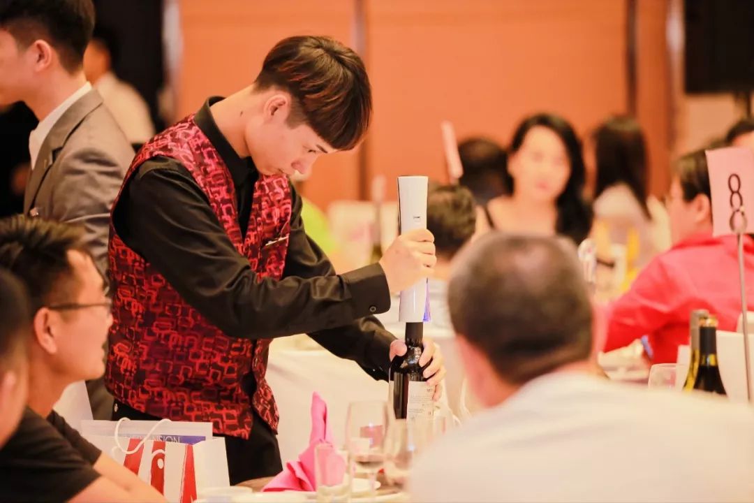 Rueston如逸斯顿成功助力亚太葡萄酒节论坛成功举办