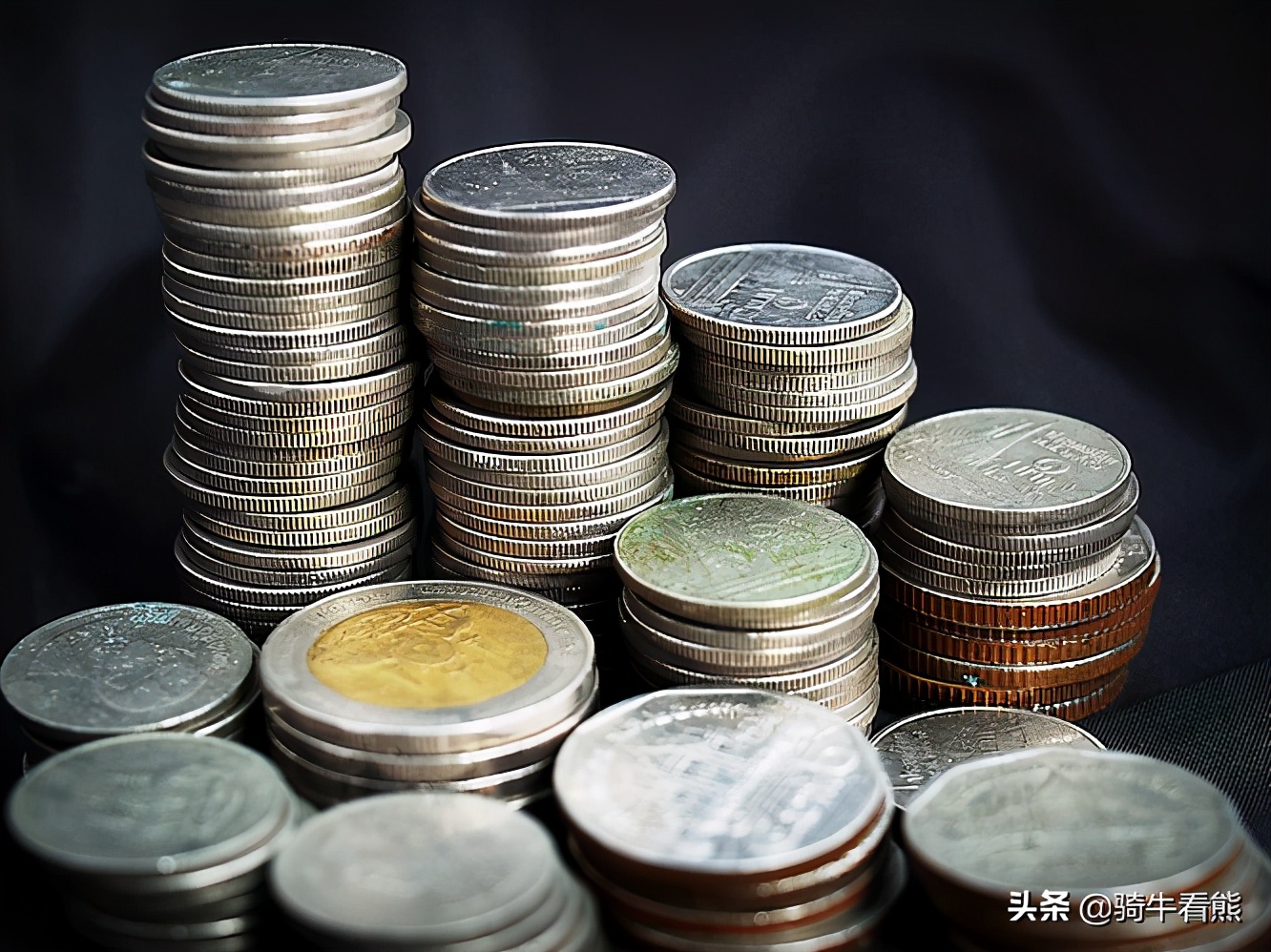 买哪个指数基金收益高风险低,指数基金的风险及收益