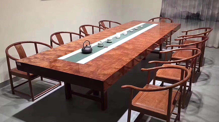 实木大板早几年的很贵,实木大板无处不在