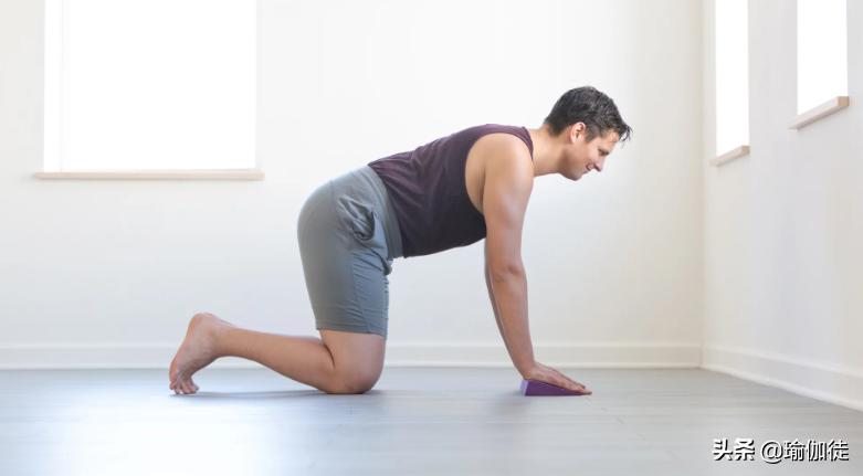 手腕疼痛可以练什么瑜伽,手腕疼的瑜伽康复动作