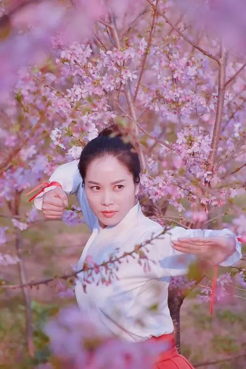 【运动冠军请你来“云”动⑧】世界武术冠军来了，让运动更健康