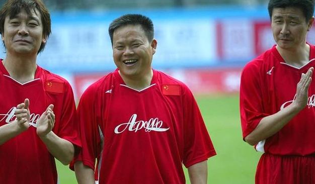 他曾是国足最具有天赋的前锋，不过脾气比较大，炮轰李章洙不懂球