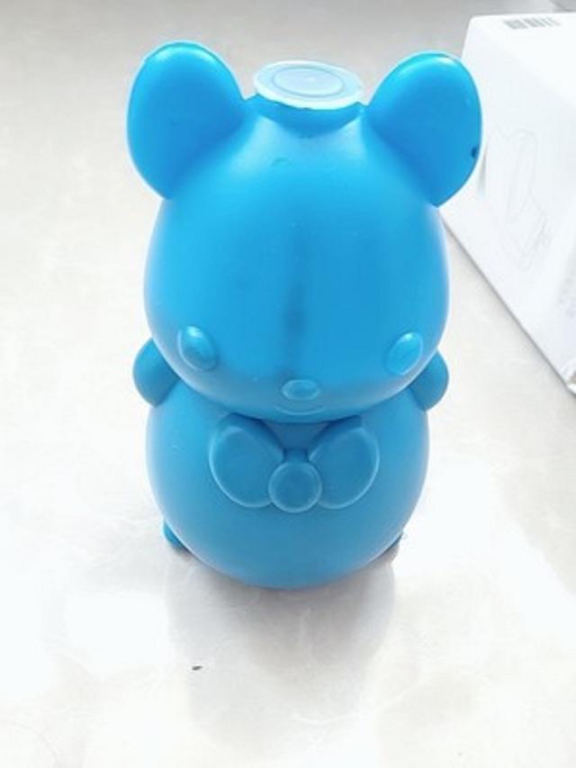 马桶里放的清洁东西,马桶里放一袋水