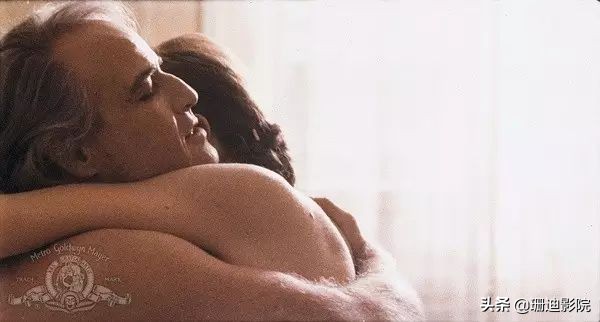 这样的大尺度R级片，注定在影史上留下浓重的一笔